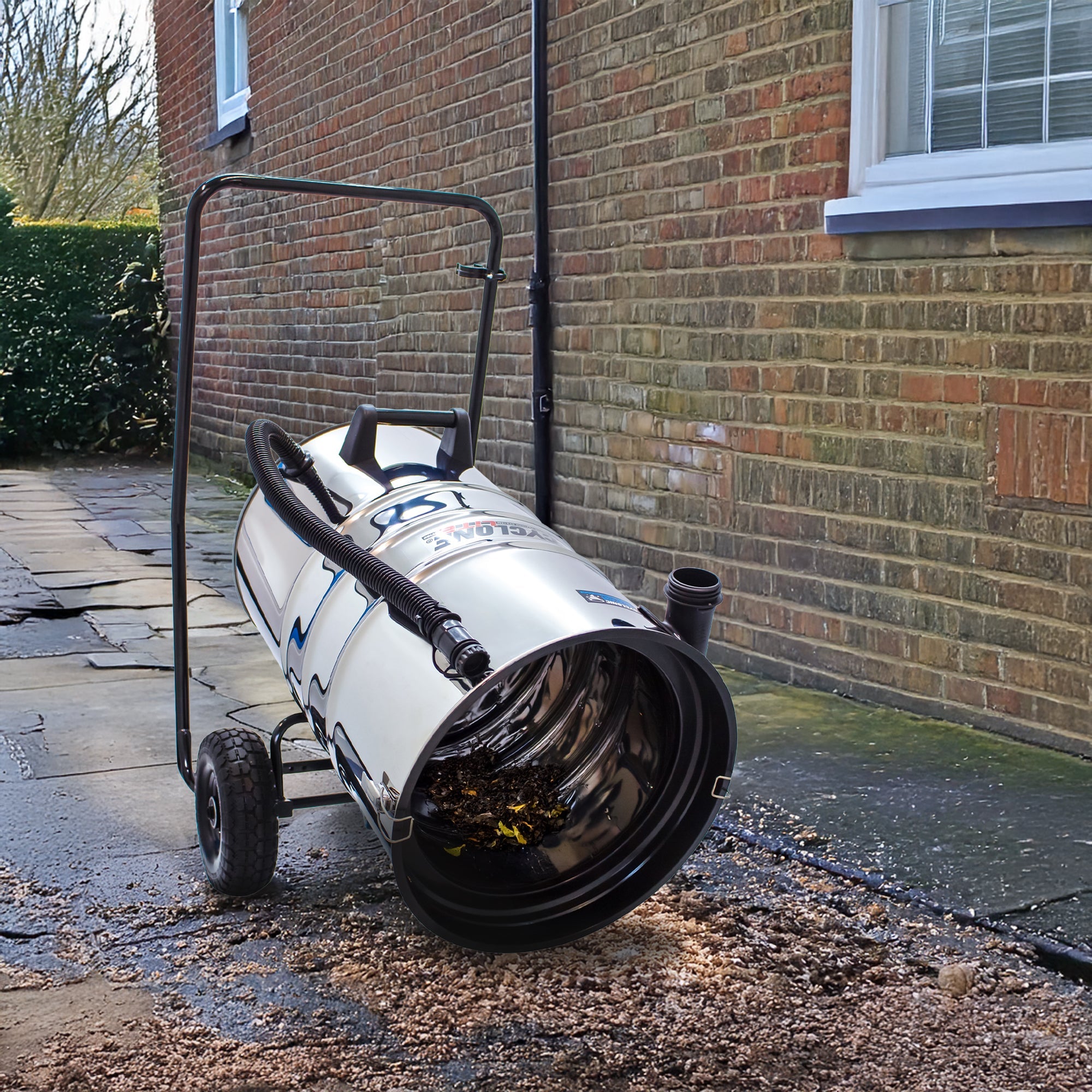 How to Look After Your Gutter Vacuum