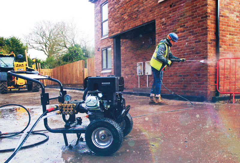 Electric vs Petrol pressure washers: Which one is best?