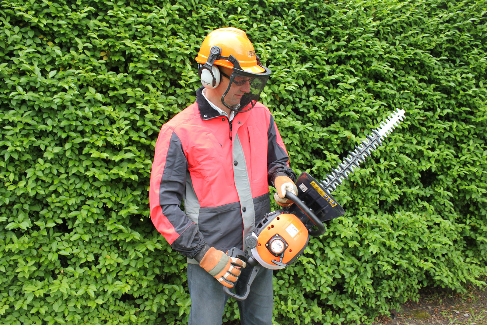 Kiam Sherwood H600 Petrol Hedge Trimmer (21.7cc) 2 stroke